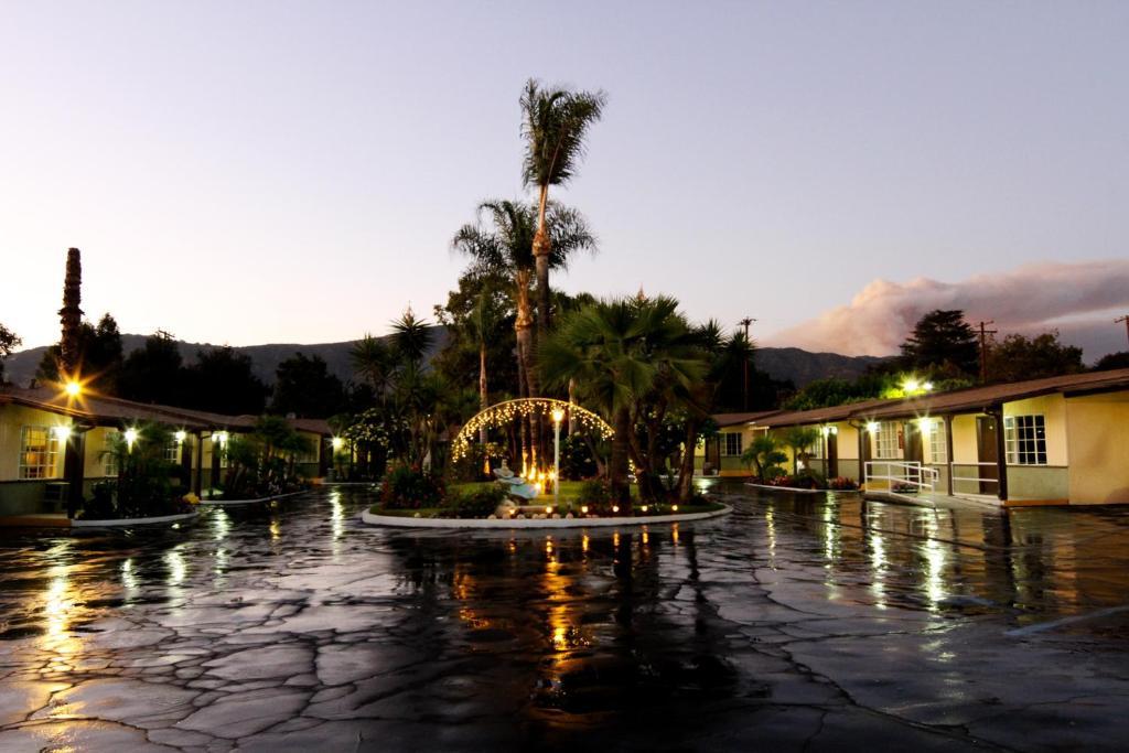 Palm Tropics Motel Glendora Exterior photo